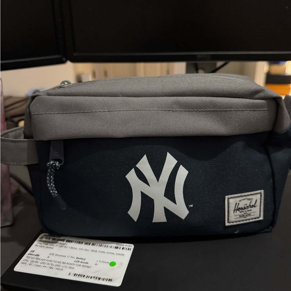 New York Yankees Herschel travel bag